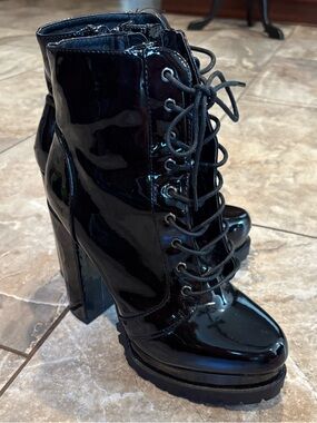 Black Patent Lace-Up Platform Ankle Boots - Women
